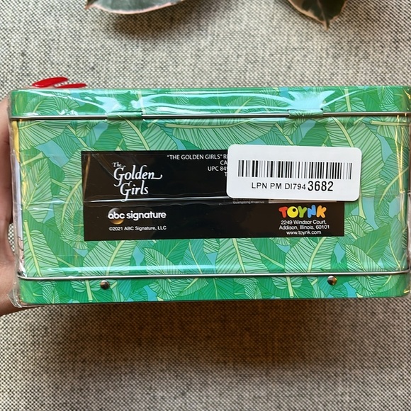 ✨ Collectible Golden Girls Lunchbox - Picture 4 of 17